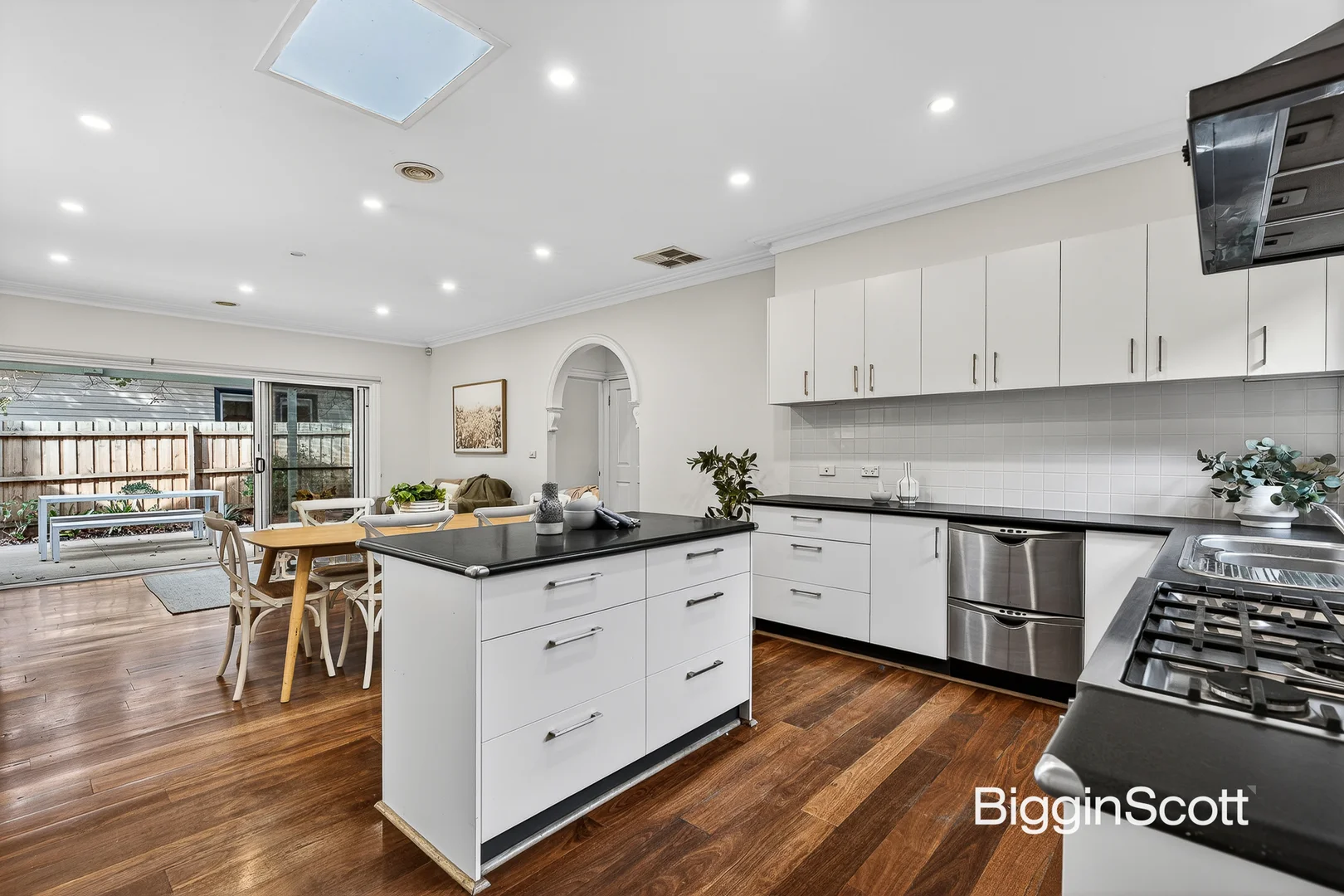 2B Vernal Avenue, Mitcham VIC 3132 photo 3