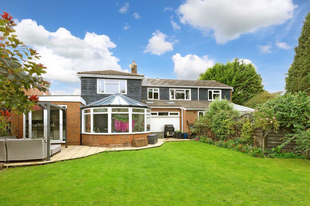 6 bed detached house for saleSeeleys Close, Beaconsfield, Buckinghamshire HP9