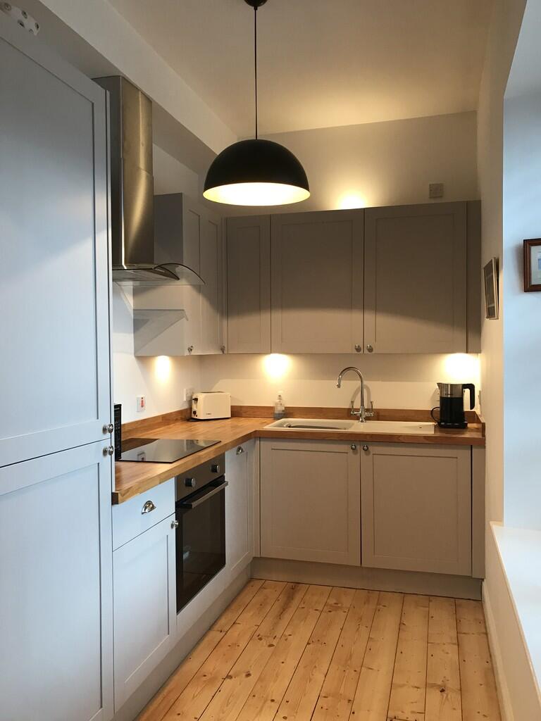 Mary Elmslie Court, AB24 photo 2