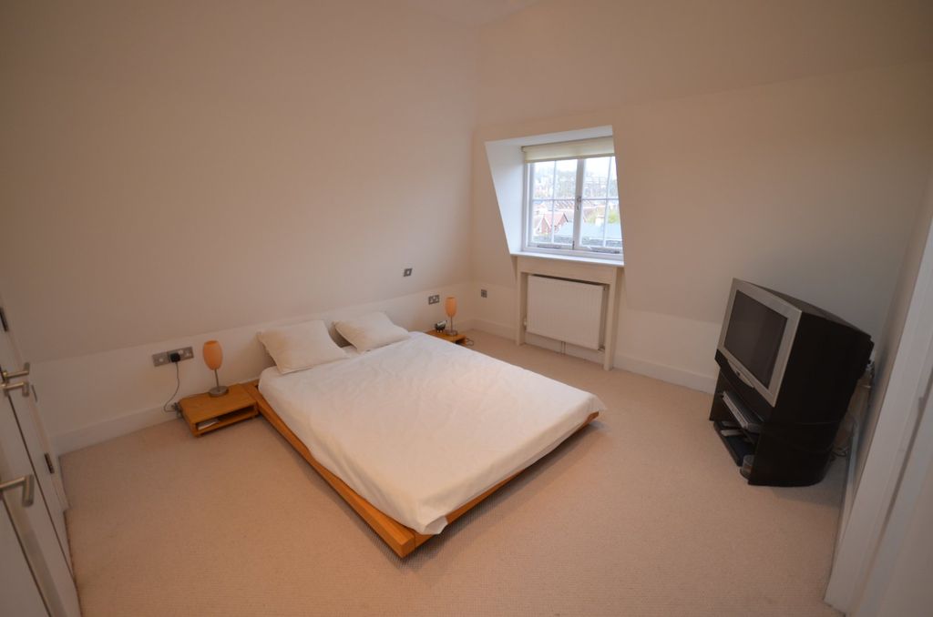 Additional image 5 of 2 bed flat for saleEndless Street, Salisbury, Wiltshire SP1
