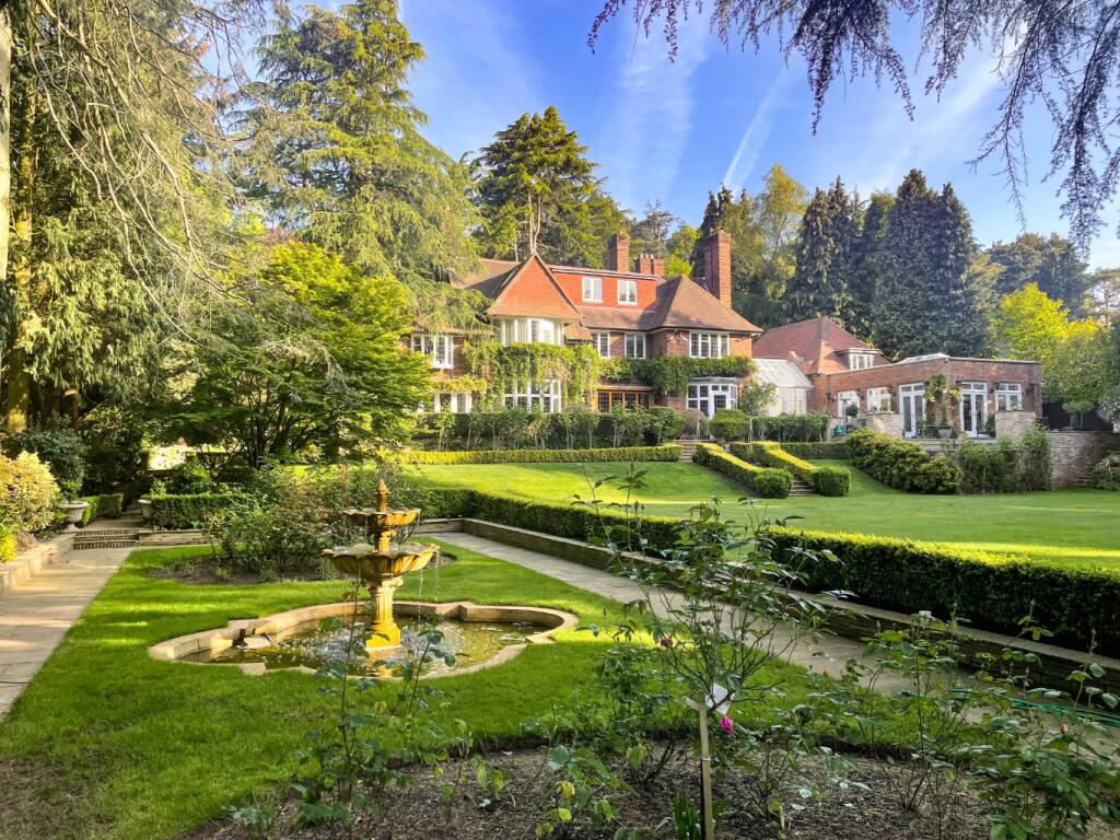 Luttrell Road, Four Oaks B74