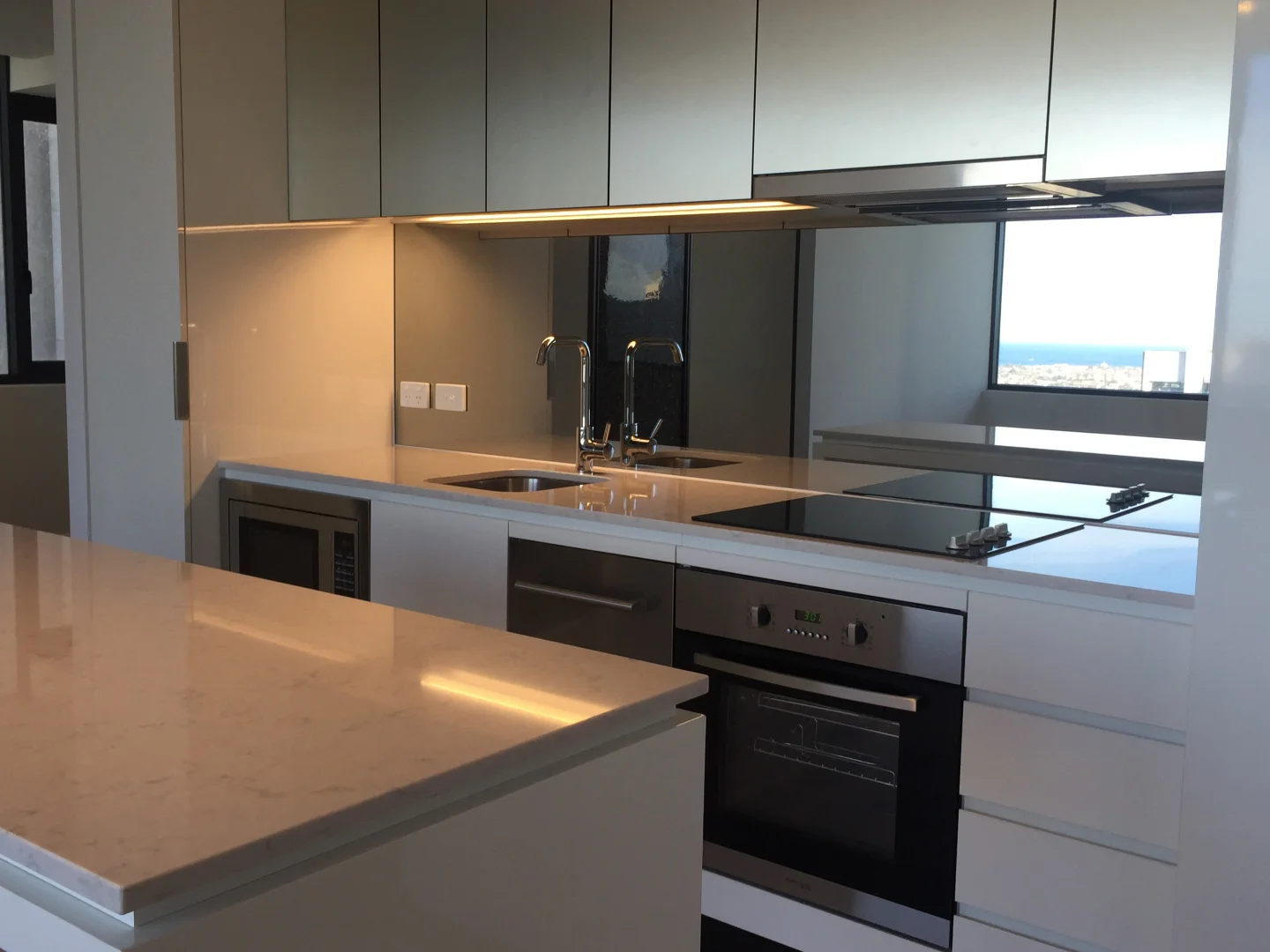 1705/33 Rose Lane, Melbourne VIC 3000 photo 4