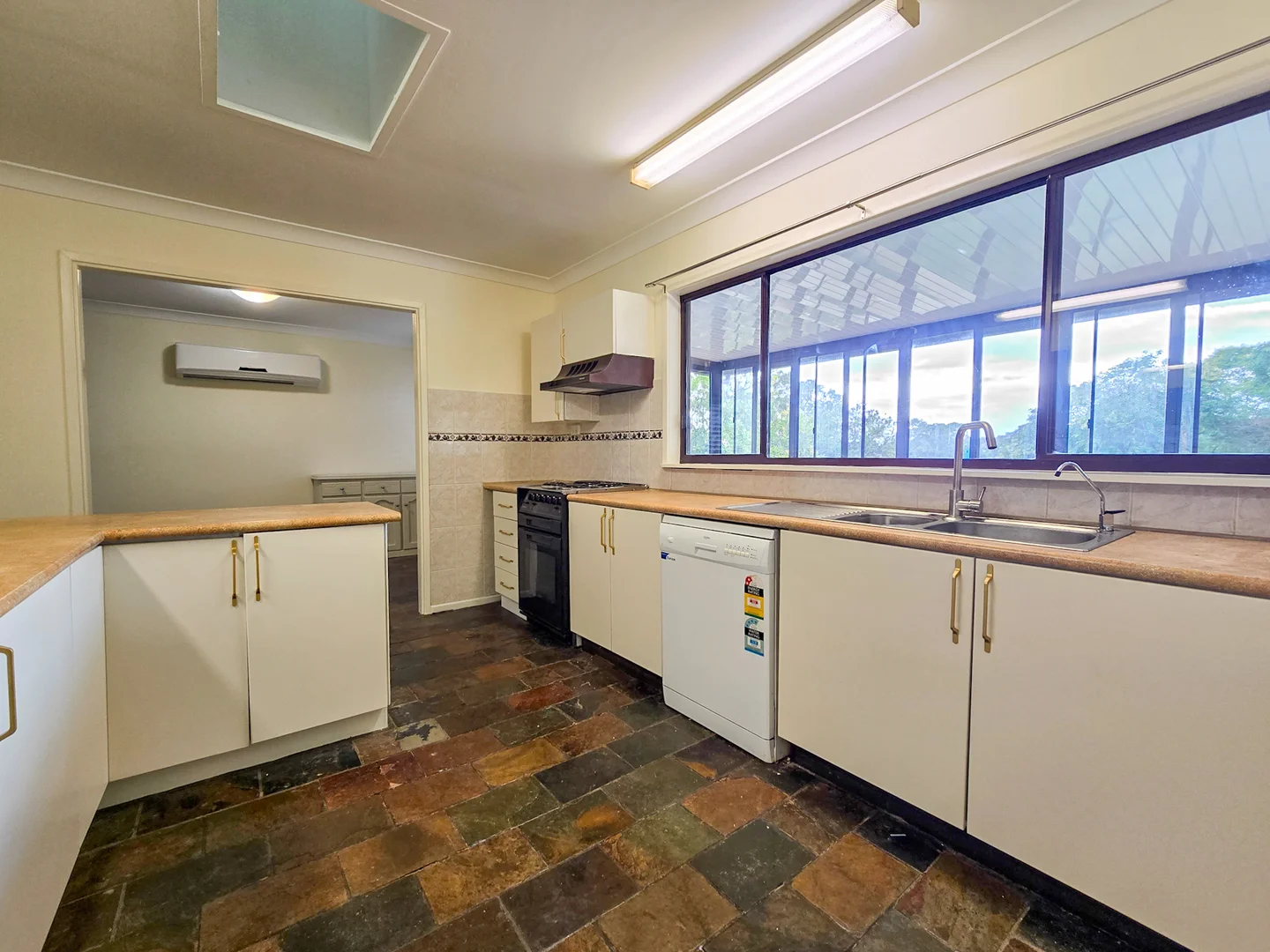 Additional image 5 of 7 Lawn Avenue, Bradbury NSW 2560