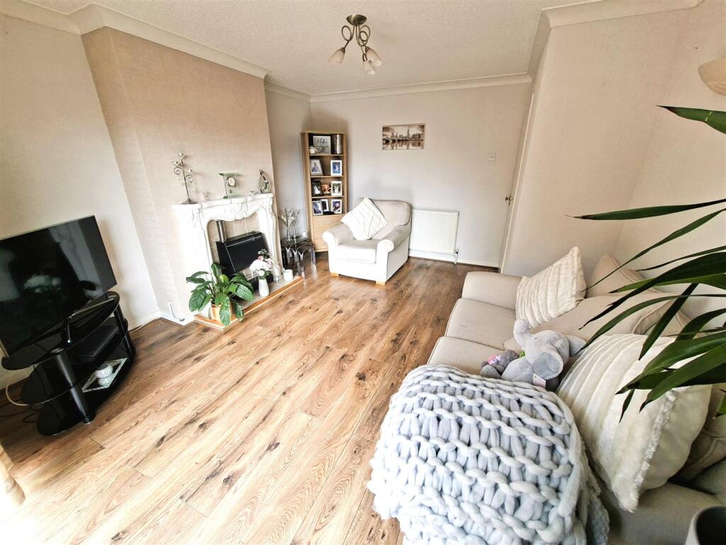 Romford Close, Sheldon, Birmingham photo 3