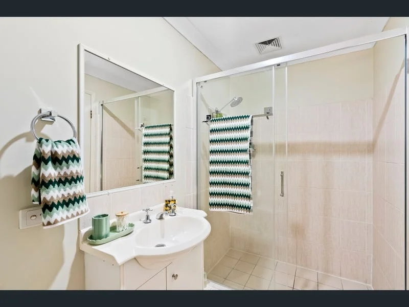 Additional image 11 of 33 Cosmos Court, Elanora QLD 4221