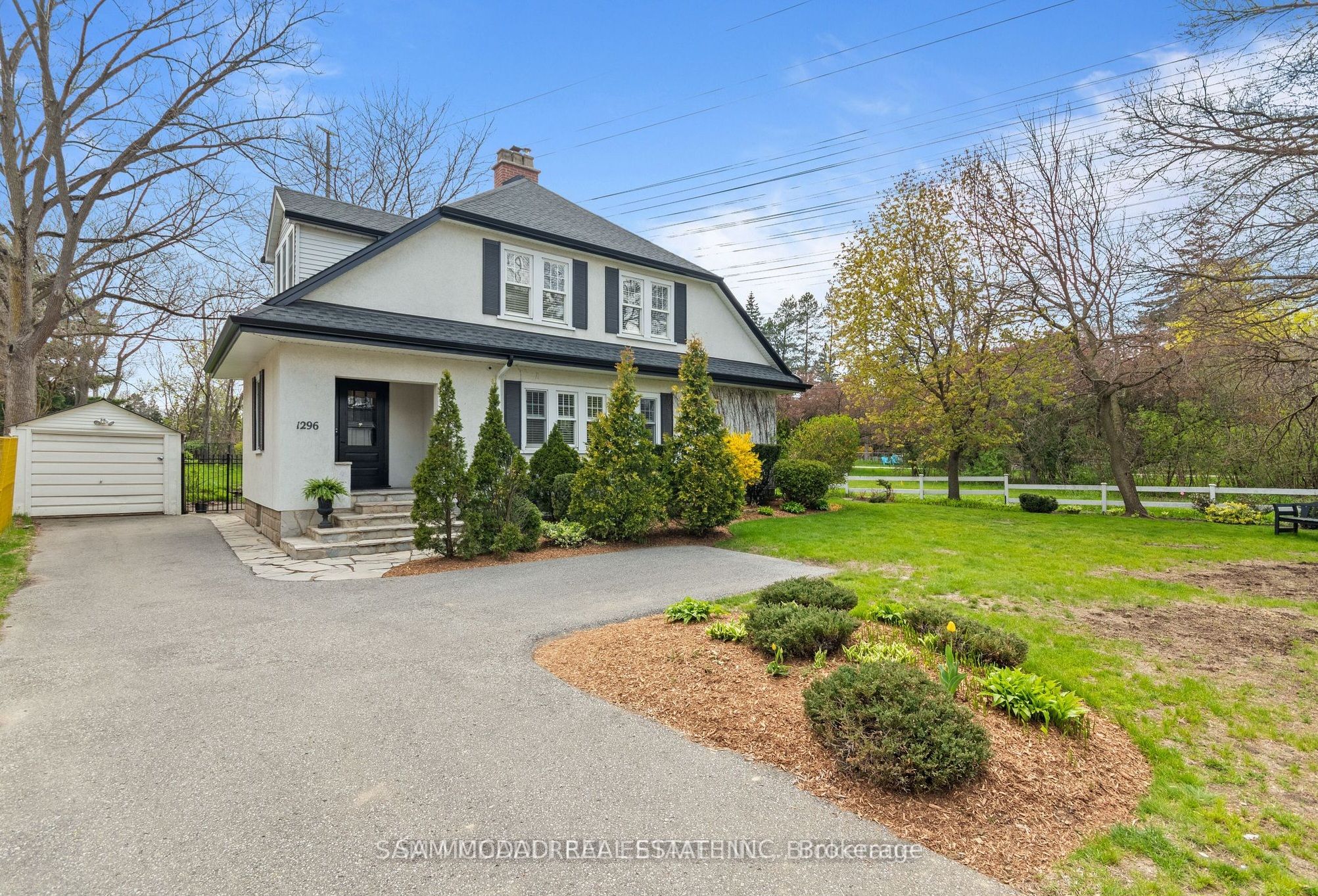 1296 Clarkson Road N, Mississauga, ON, L5J 2W3