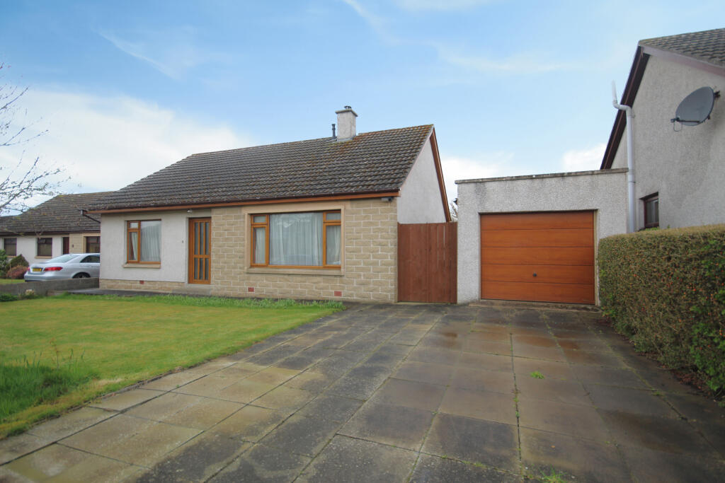 6 Findlater Drive, Cullen, AB56 4RW