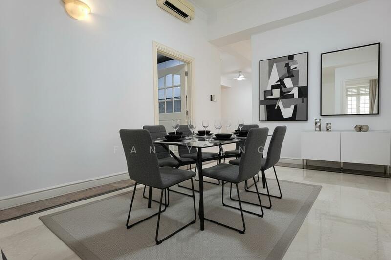 2 Leonie Hill Road photo 2