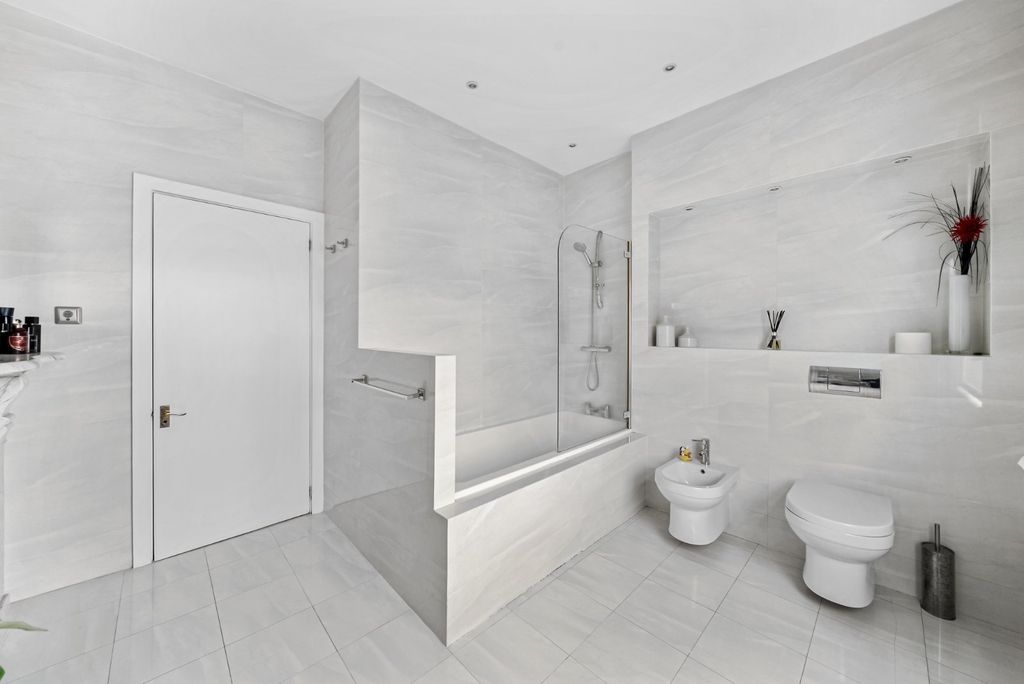 Additional image 12 of 5 bed detached house for saleVictoria Avenue, Harrogate, North Yorkshire HG1