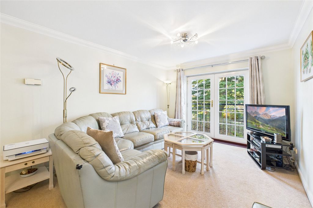 Additional image 4 of 3 bed flat for saleMontague Close, Wokingham, Berkshire RG40