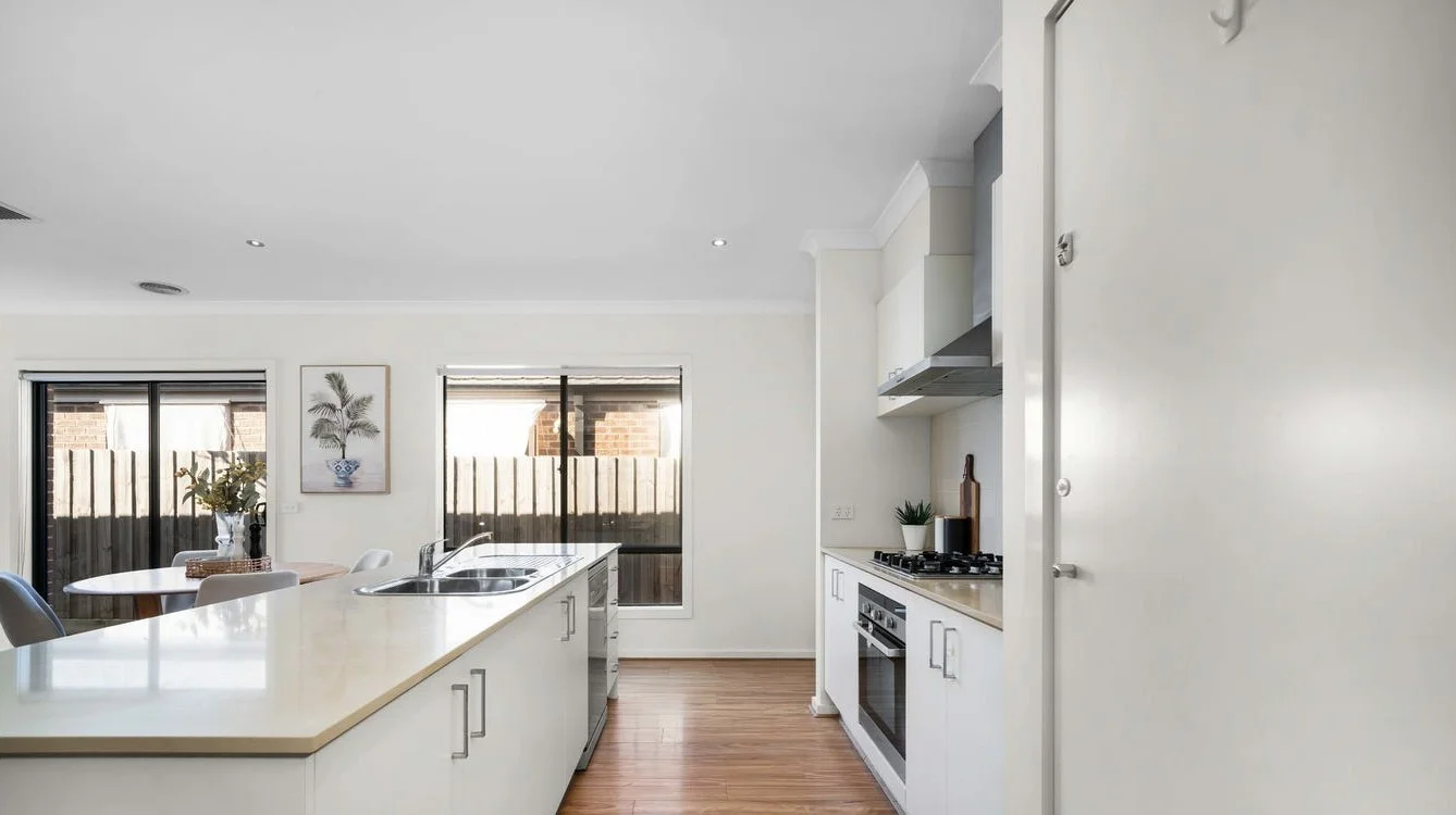 32 Maiden Crescent, Point Cook VIC 3030 photo 4