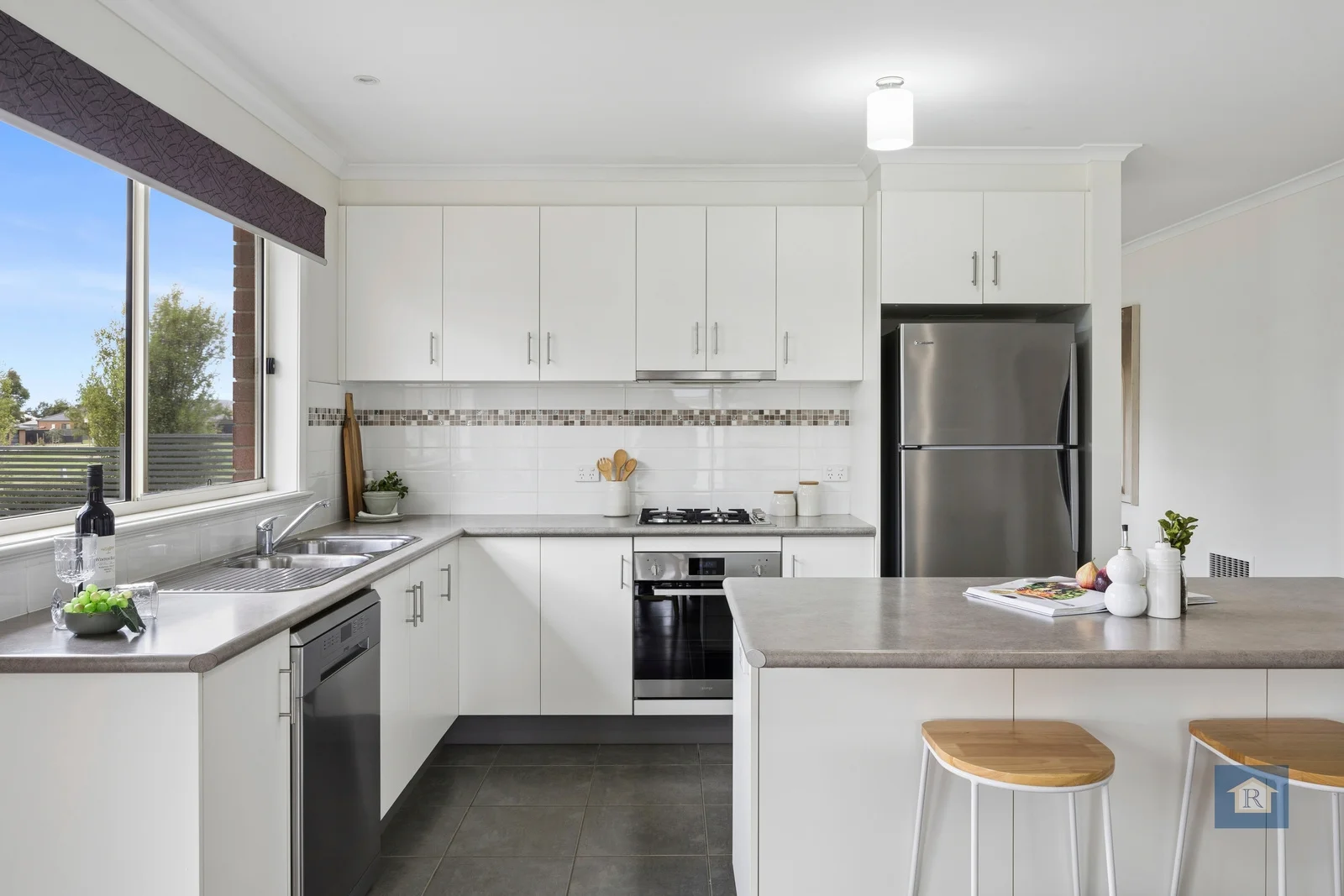 36 Scanlan Drive, Elliminyt VIC 3250 photo 5