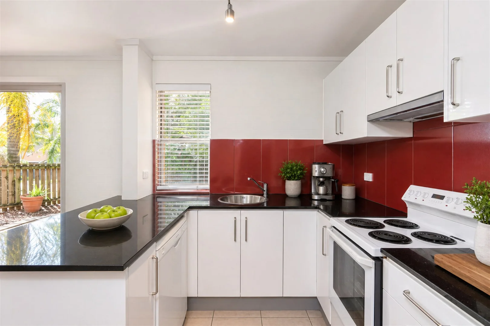 Additional image 3 of 1/25 Barradine Street, Greenslopes QLD 4120