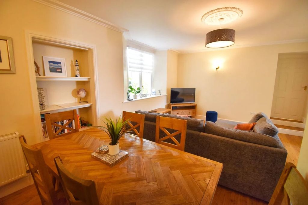 Additional image 3 of 3 bed flat for saleSt Mary's Hill, Tenby SA70