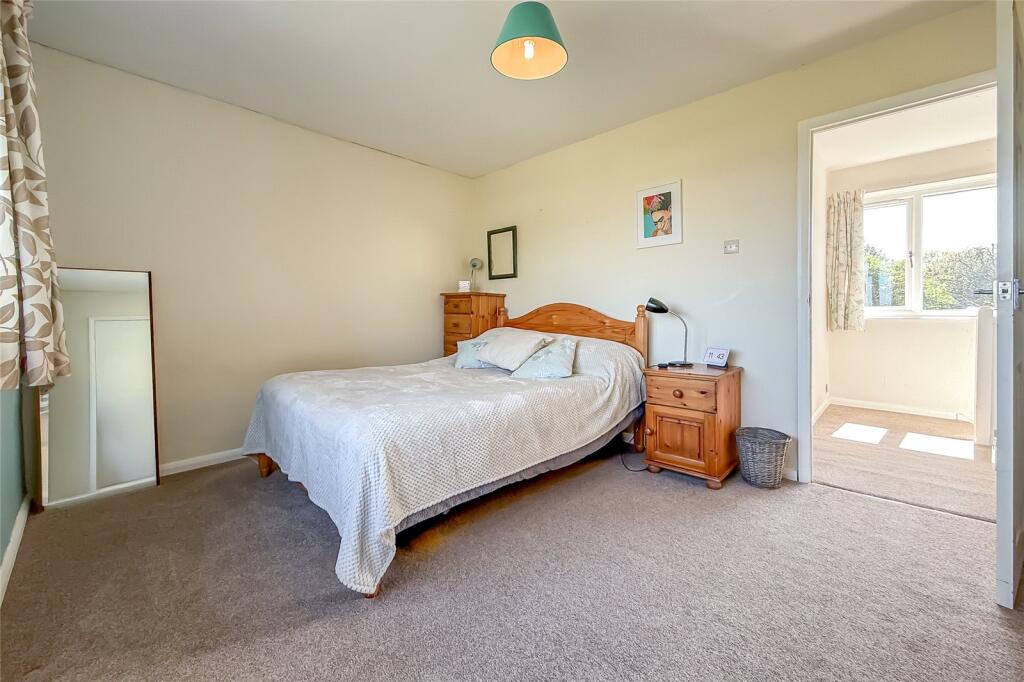 Additional image 21 of Springfield Crescent, Harpenden, Hertfordshire, AL5