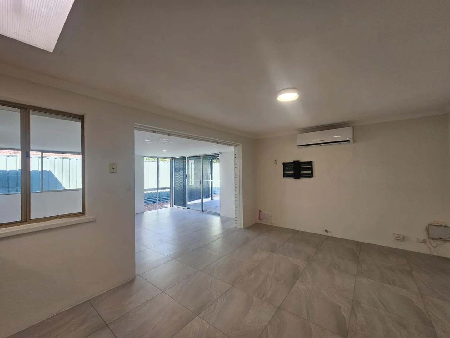 Additional image 11 of 50 Forest Lakes Drive, Thornlie WA 6108