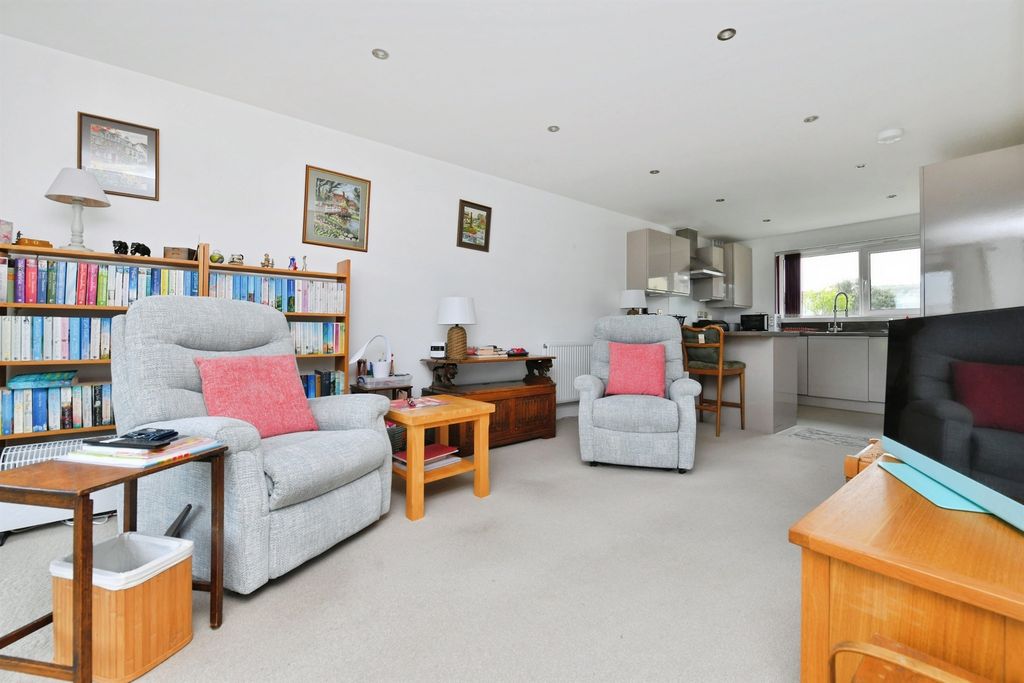 2 bed flat for saleCauseway View, Plymouth PL9 photo 4