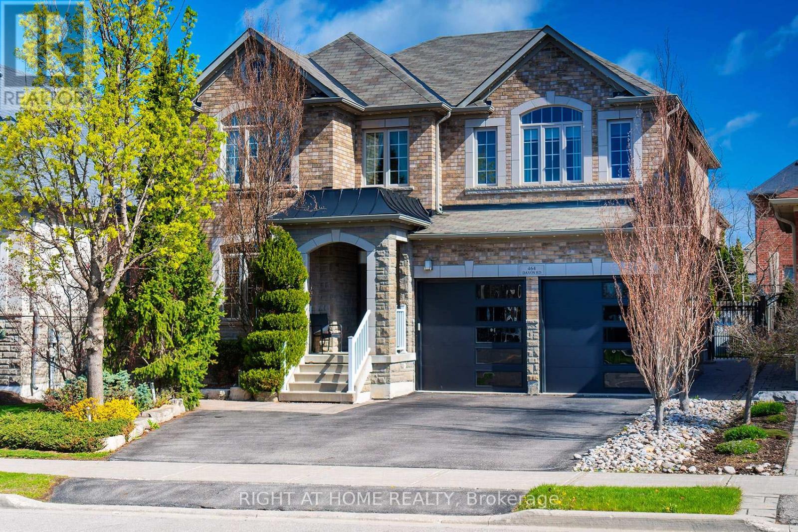464 DAVOS ROAD