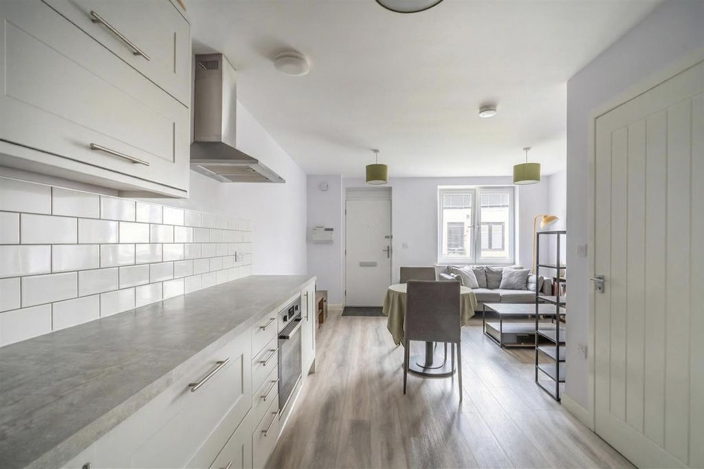 Additional image 2 of 1 bed flat for saleFifth Avenue, York YO31