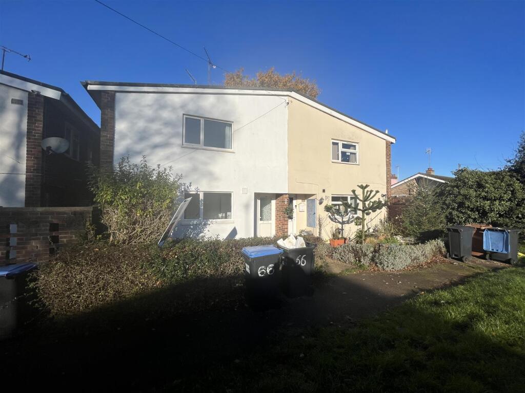 High Dells, Hatfield