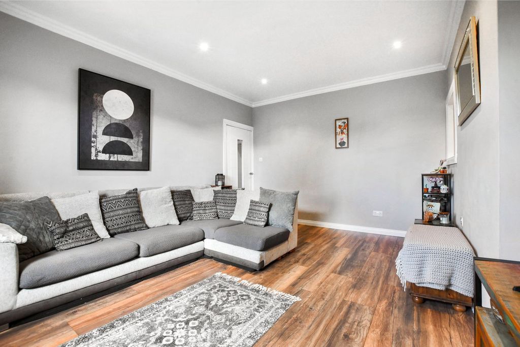 Additional image 3 of 2 bed flat for saleThornhouse Avenue, Irvine KA12