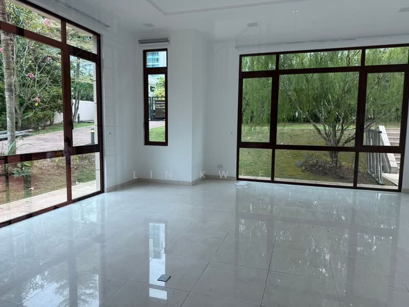Rochalie Drive photo 5