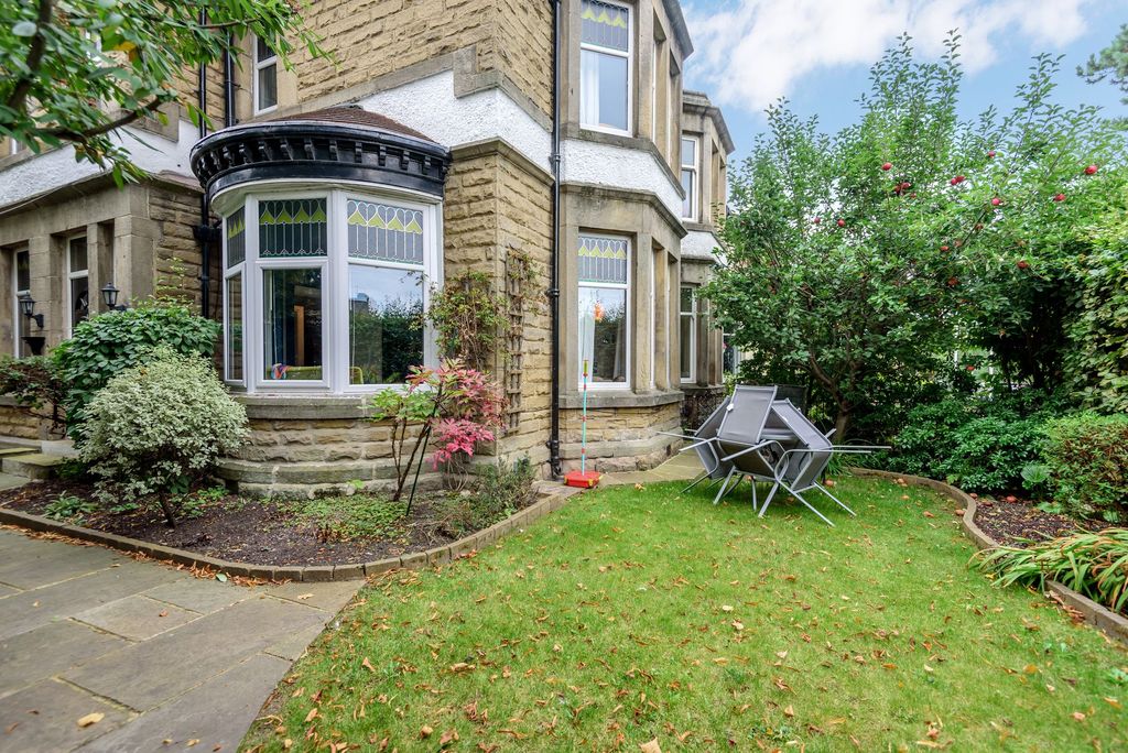 Additional image 3 of 4 bed terraced house for saleDragon Parade, Harrogate HG1