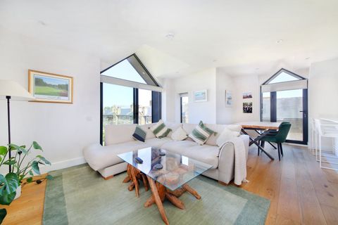 Groom Crescent, Earlsfield SW18