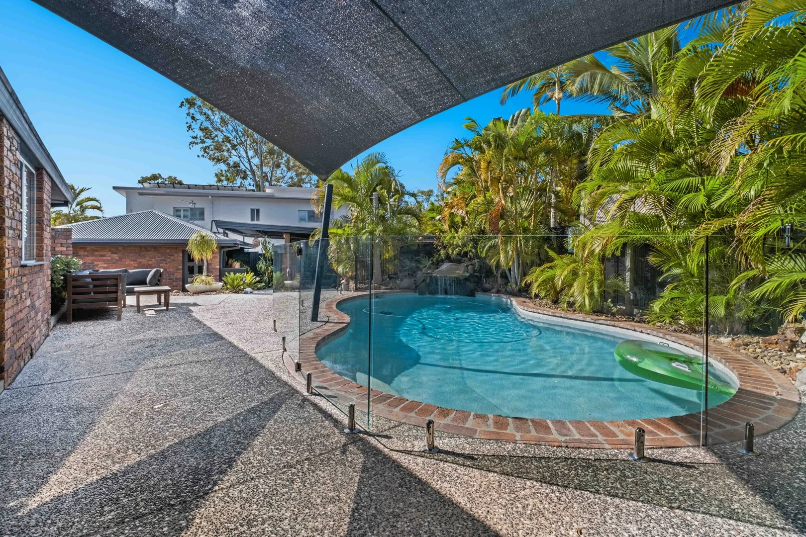 21 Armidale Crescent, Helensvale QLD 4212
