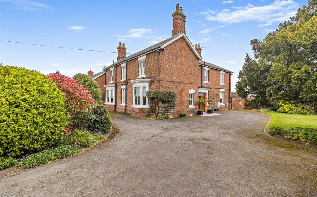 Additional image 3 of 5 bed detached house for saleKingsley, Ferry Road, Goxhill, Barrow-Upon-Humber DN19