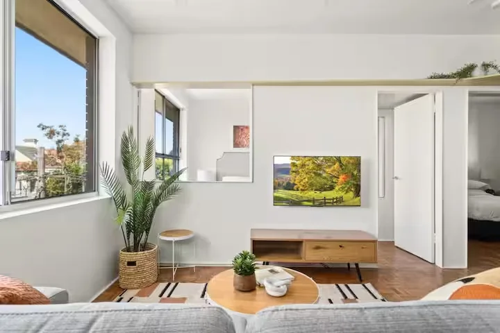 Top Floor/18A Ballast Point Rd, Birchgrove NSW 2041