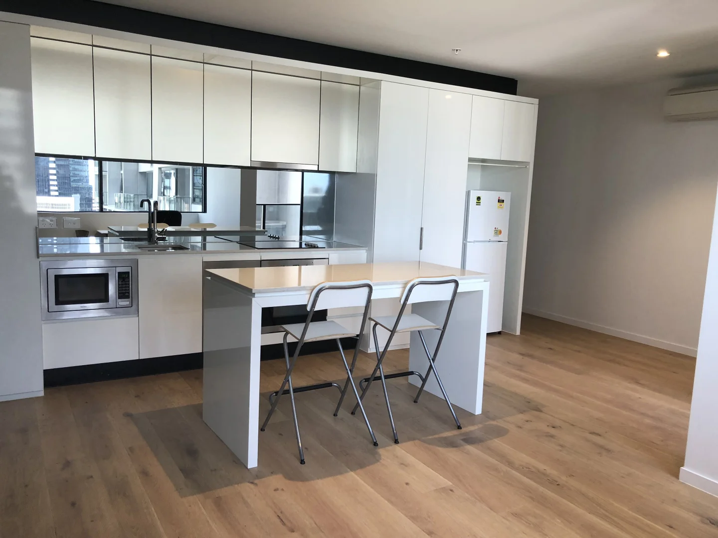 1705/33 Rose Lane, Melbourne VIC 3000 photo 2