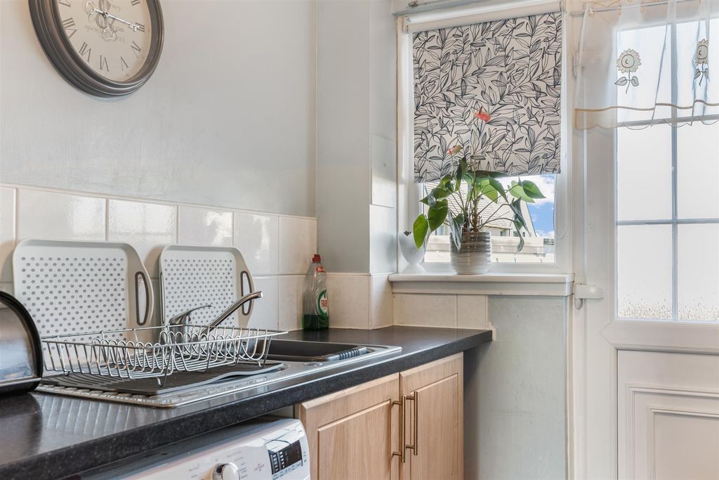 Additional image 14 of 2 bed flat for saleJane Rae Gardens, Clydebank G81