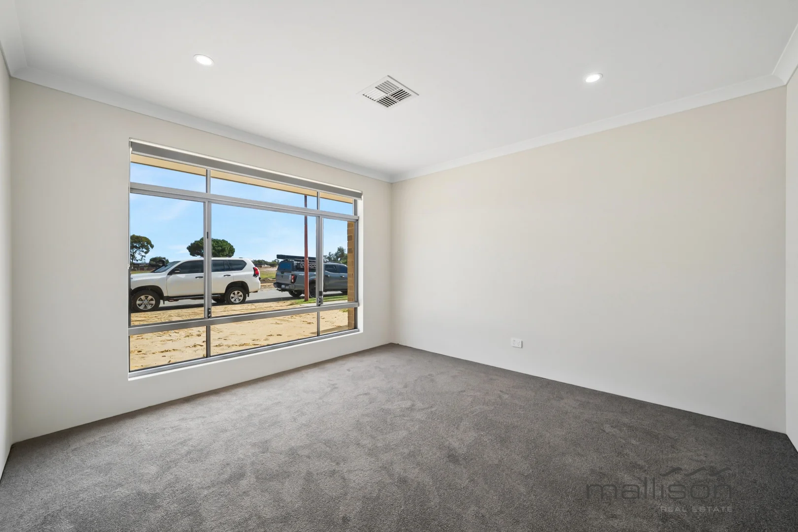 40 Ambient Approach, Southern River WA 6110 photo 2