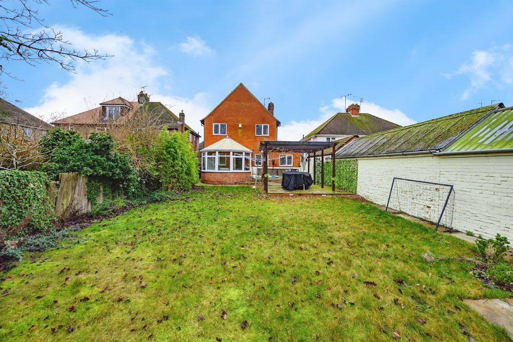 Additional image 2 of 4 bed detached house for saleMarston Gardens, Luton LU2