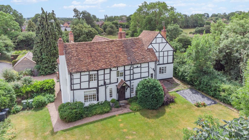 6 bed detached house for salePratts Lane, Mappleborough Green, Warwickshire B80