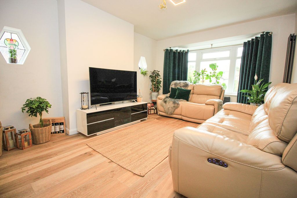 4 bed detached bungalow for saleDell Road, Bitterne Park SO18