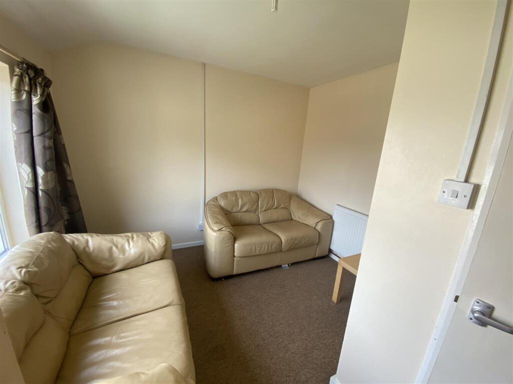 Northdown Road, Hatfield photo 2