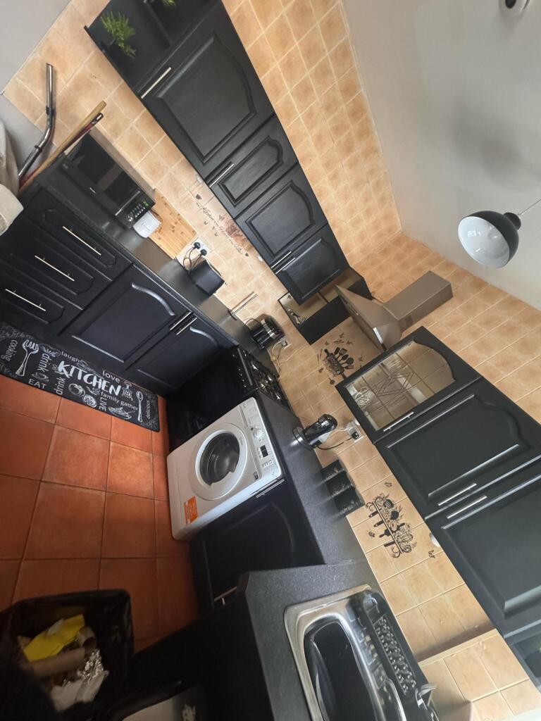 Additional image 4 of Room Available In Alexander rd, B27