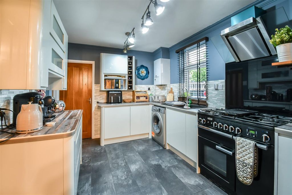 Additional image 4 of 3 bed semi-detached house for saleColcot Road, Barry CF62
