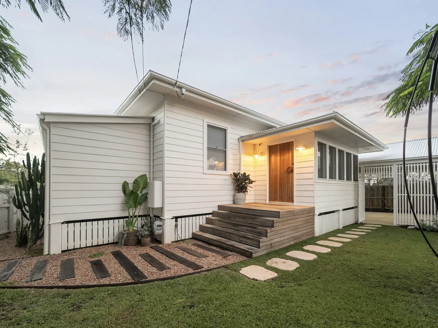19 Seventeenth Avenue, Brighton QLD 4017 photo 2