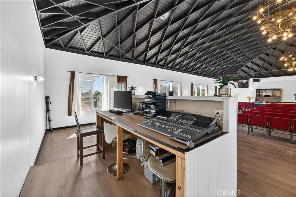 Additional image 59 of 7101 Menlo Ave, Los Angeles, CA 90044