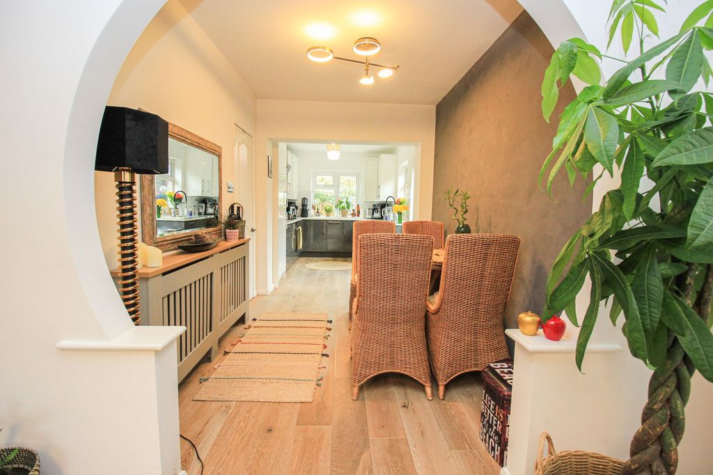 Additional image 6 of 4 bed detached bungalow for saleDell Road, Bitterne Park SO18