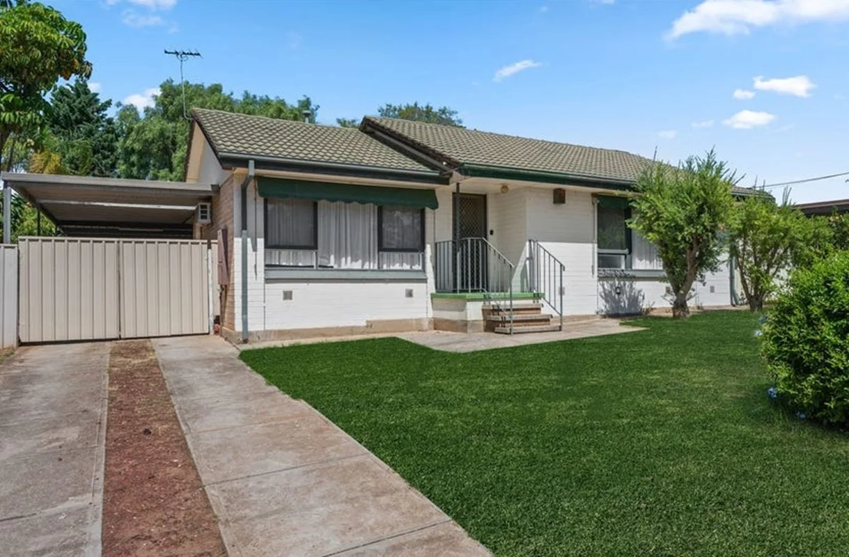 4 Donald Crescent, Christie Downs SA 5164