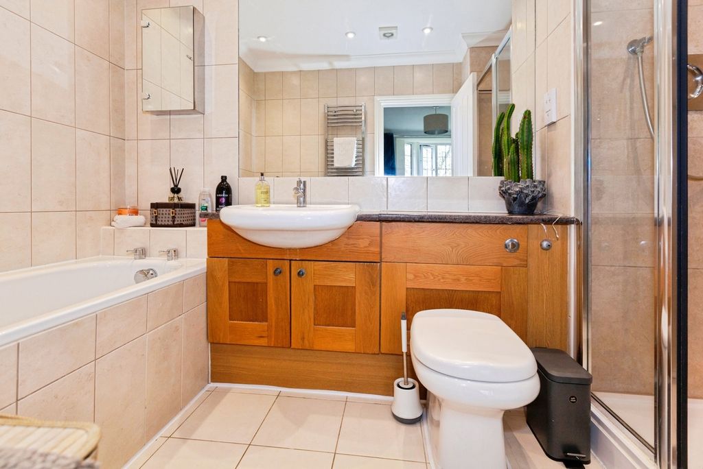 Additional image 13 of 2 bed flat for saleShoppenhangers Road, Maidenhead, Berkshire SL6