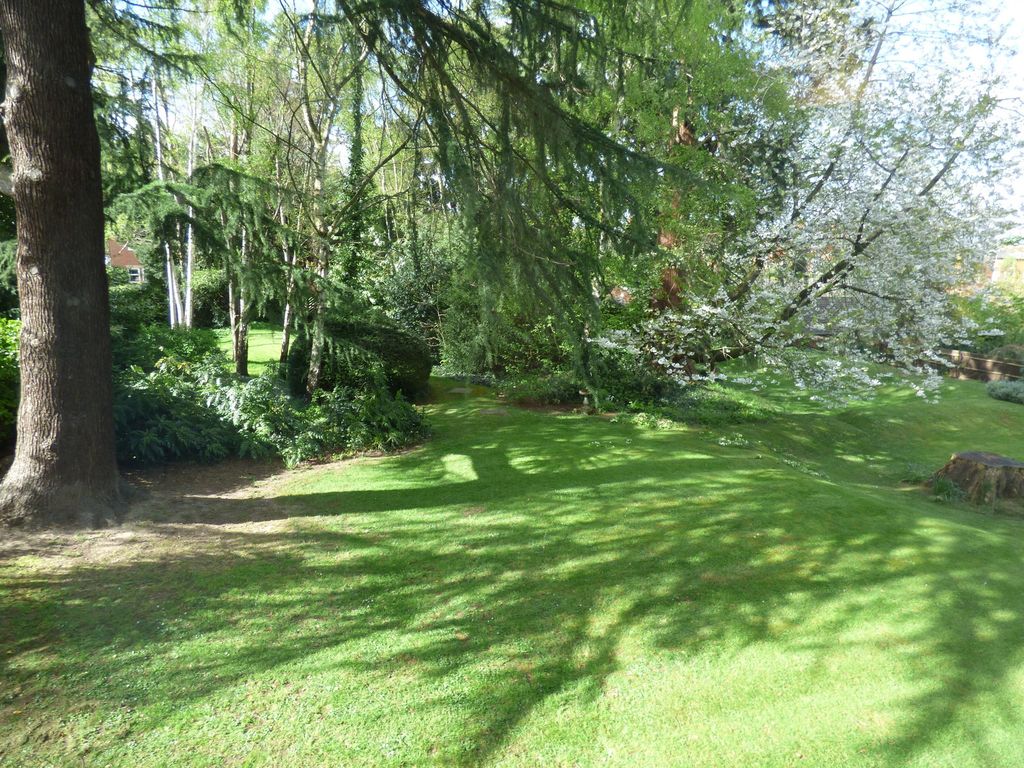 Additional image 9 of 1 bed flat for saleWorcester Road, Malvern, Worcestershire WR14