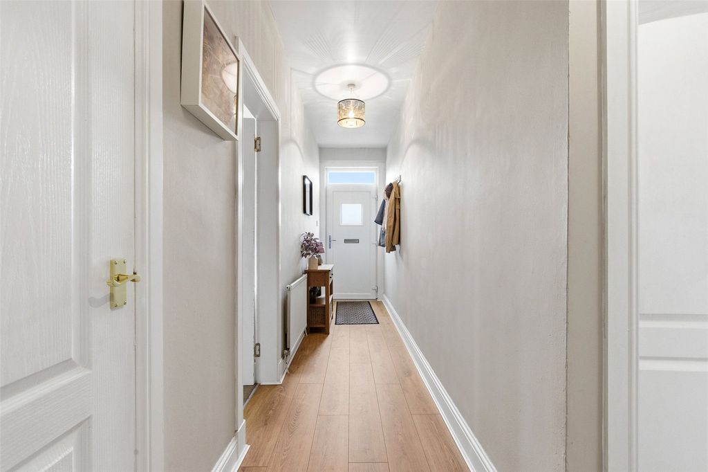 2 bed flat for saleStation Road, Bannockburn, Stirling FK7 photo 4