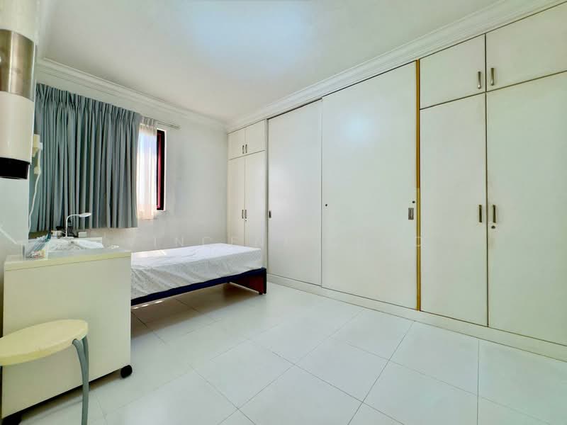 5 Farrer Road photo 4