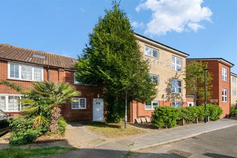 Northfield Road, Heston TW5