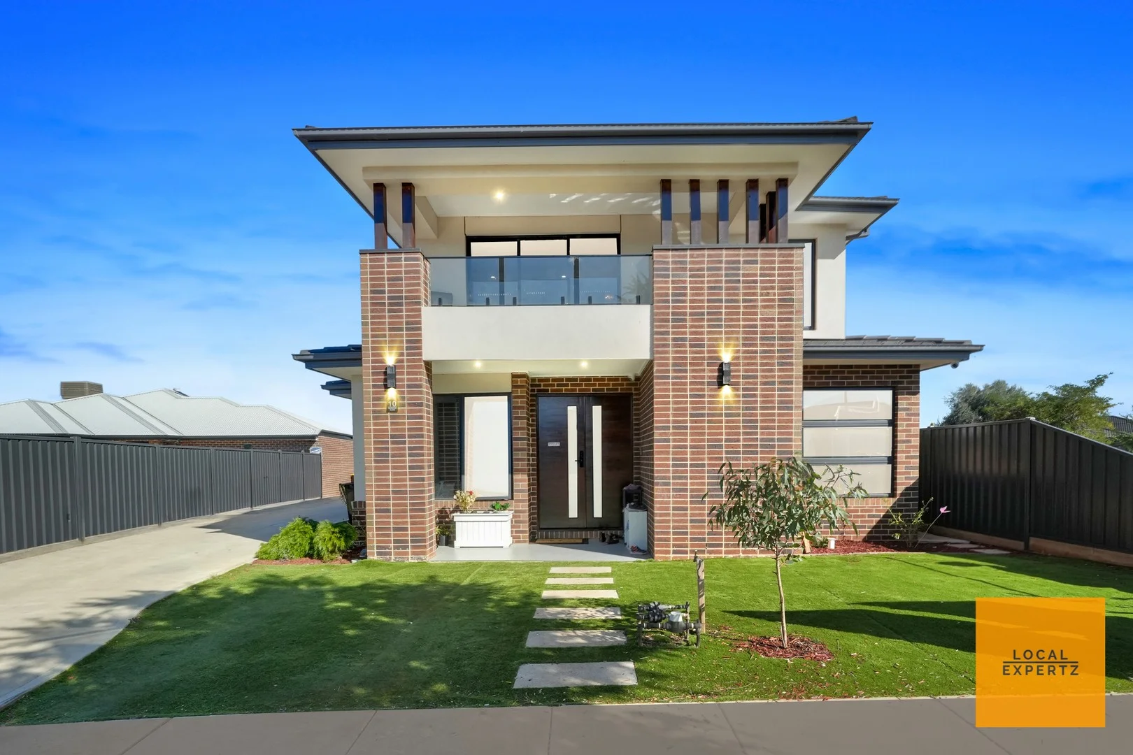 10 Cardigan Close, Melton South VIC 3338